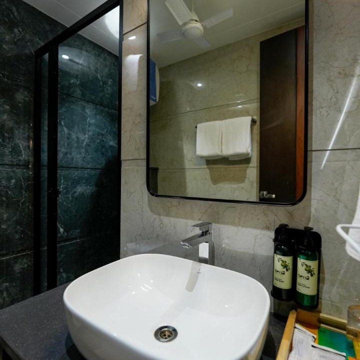 Photo of Bathroom in DLF Phase 3