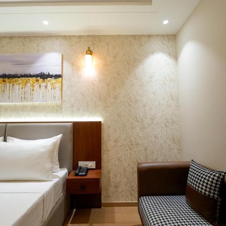 Photo of Bedroom in DLF Phase 3