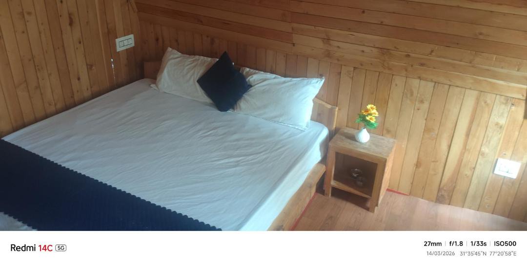 Photo of Bedroom in Jibhi