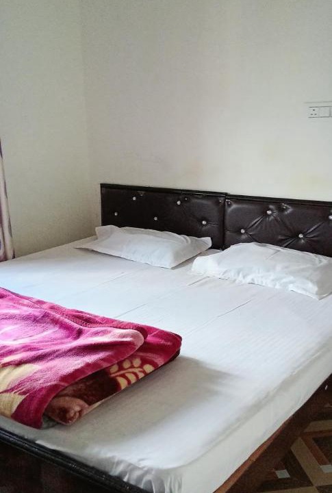 Photo of Bedroom in Ukhimath