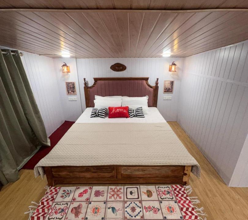 Photo of Bedroom in Pali Hill
