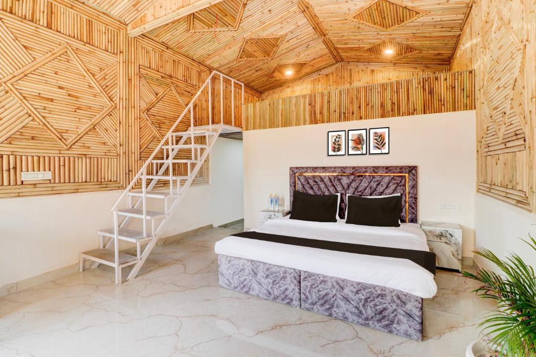 Photo of Bedroom in Tapovan
