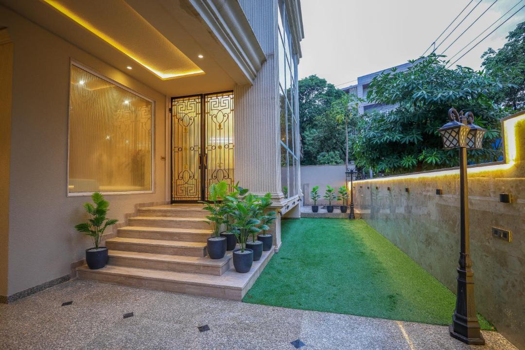 Photo of Others in DLF Phase 3