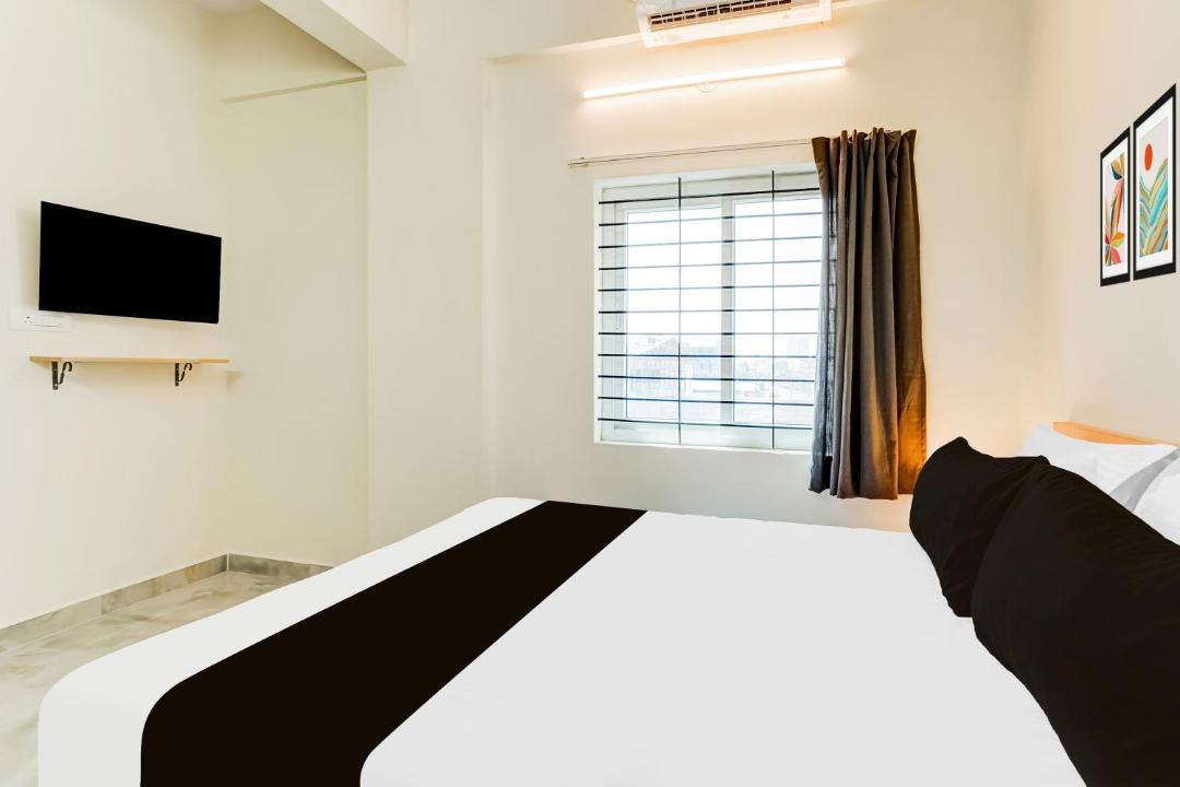 Photo of Bedroom in HBR Layout