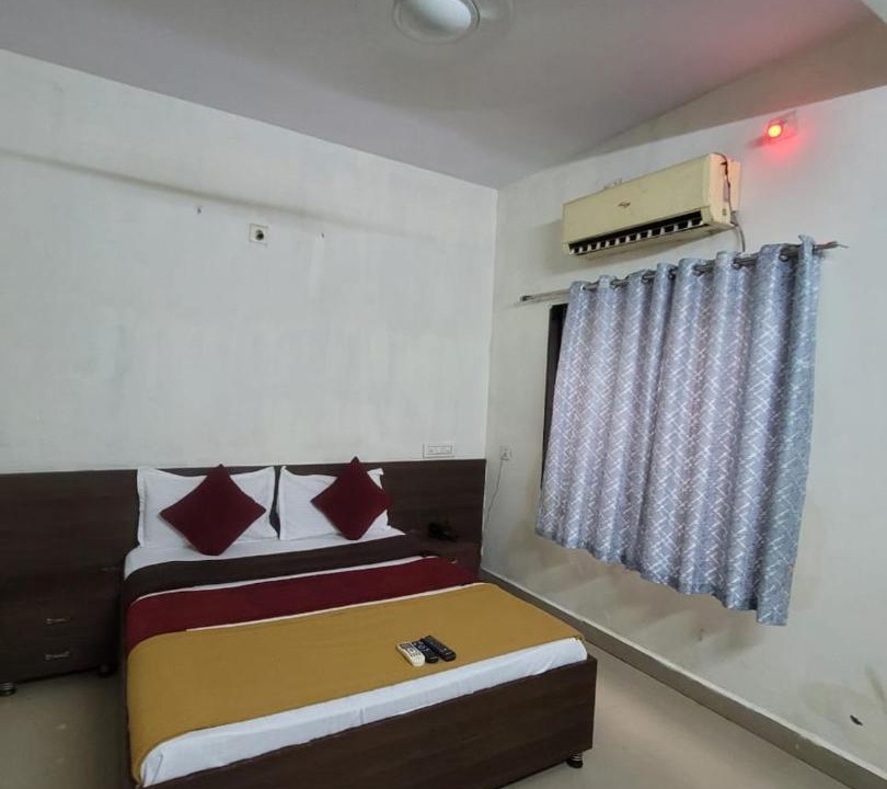 Photo of Bedroom in Veraval