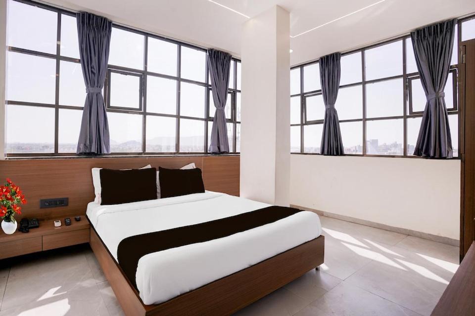 Photo of Bedroom in Maliwada