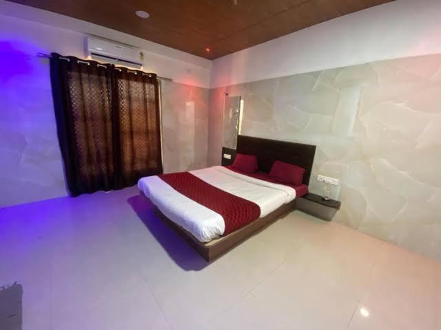 Photo of Bedroom in Lonavala