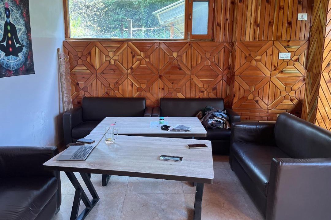 Photo of Livingroom in Jibhi