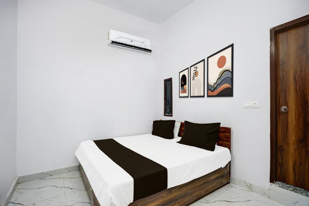Photo of Bedroom in Dehradun