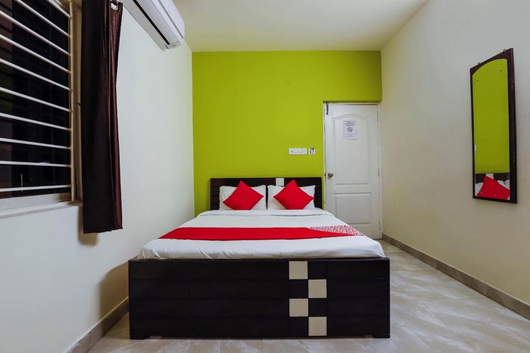 Photo of Bedroom in HBR Layout
