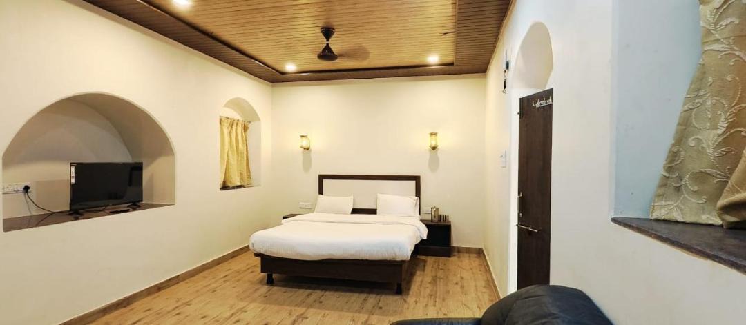 Photo of Bedroom in Mahabaleshwar