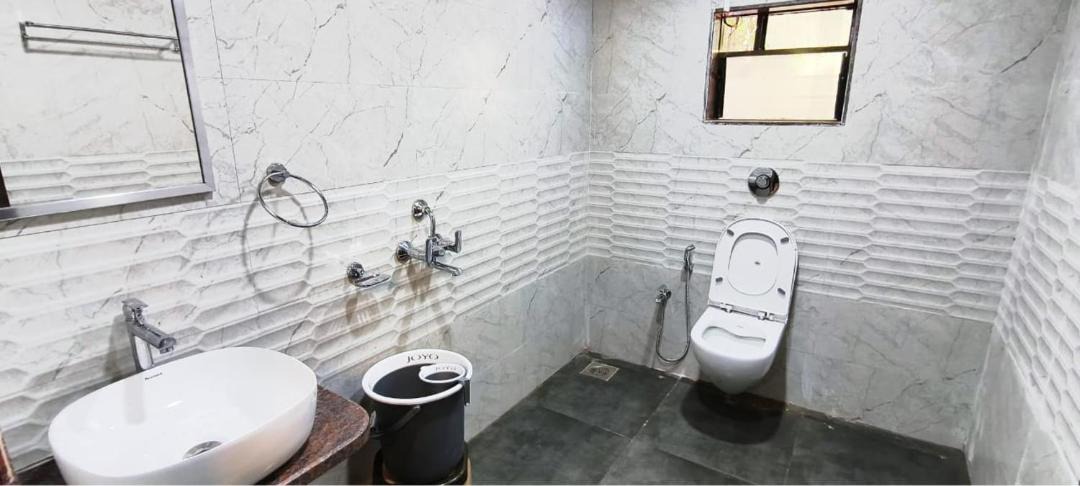 Photo of Bathroom in Mahabaleshwar