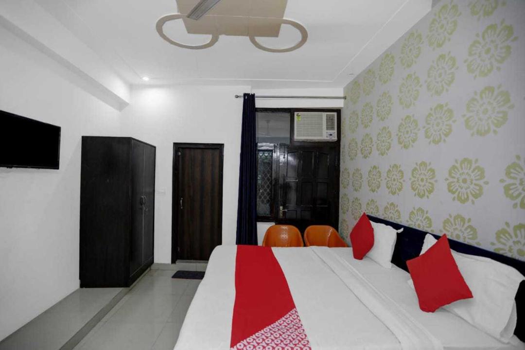 Photo of Bedroom in Sector 27