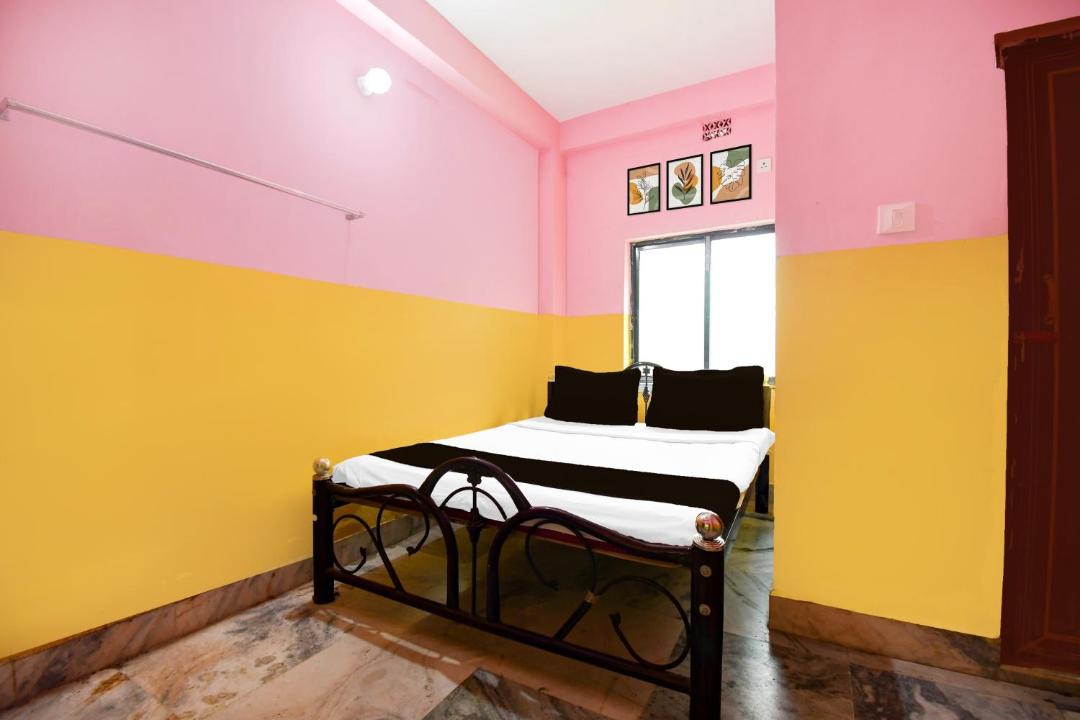 Photo of Bedroom in Thakurpukur