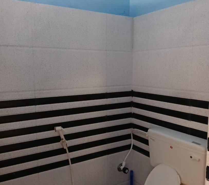 Photo of Bathroom in Kallidaikurichi
