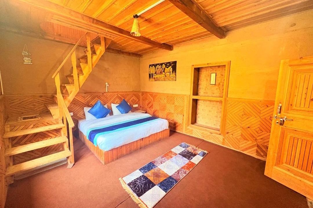 Photo of Bedroom in Jibhi