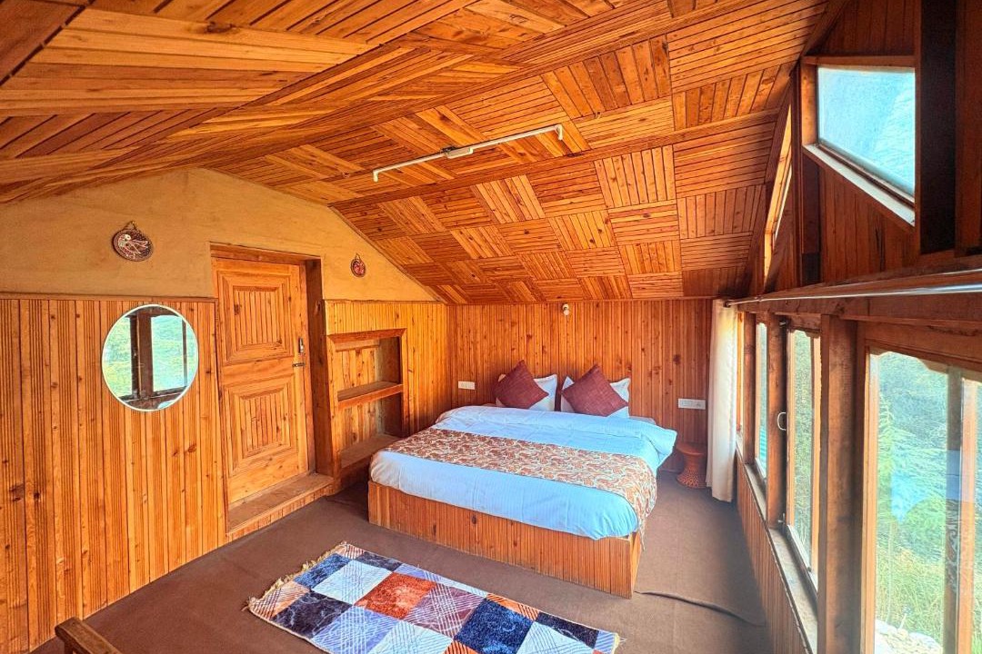 Photo of Bedroom in Jibhi