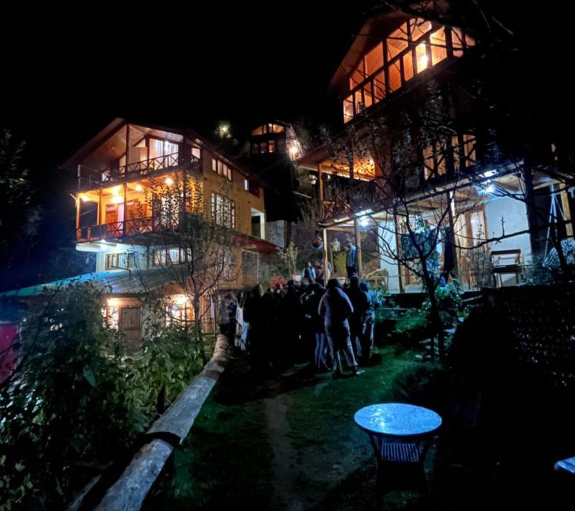 Photo of Others in Shoja