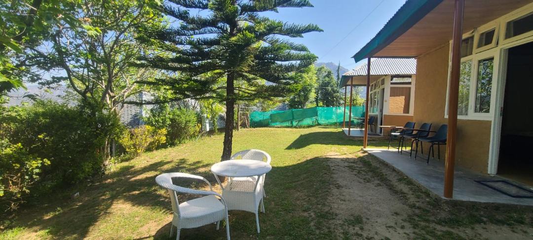 Photo of Others in Shoghi