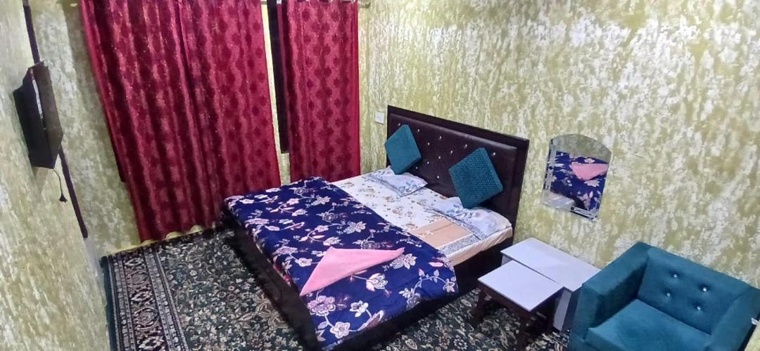 Photo of Bedroom in Dal Lake