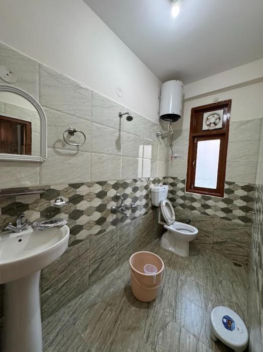 Photo of Bathroom in Shamshi