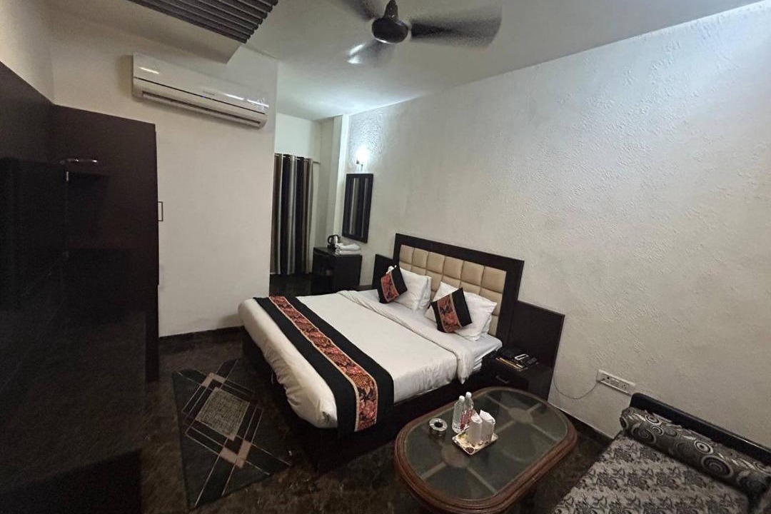 Photo of Bedroom in Karol Bagh