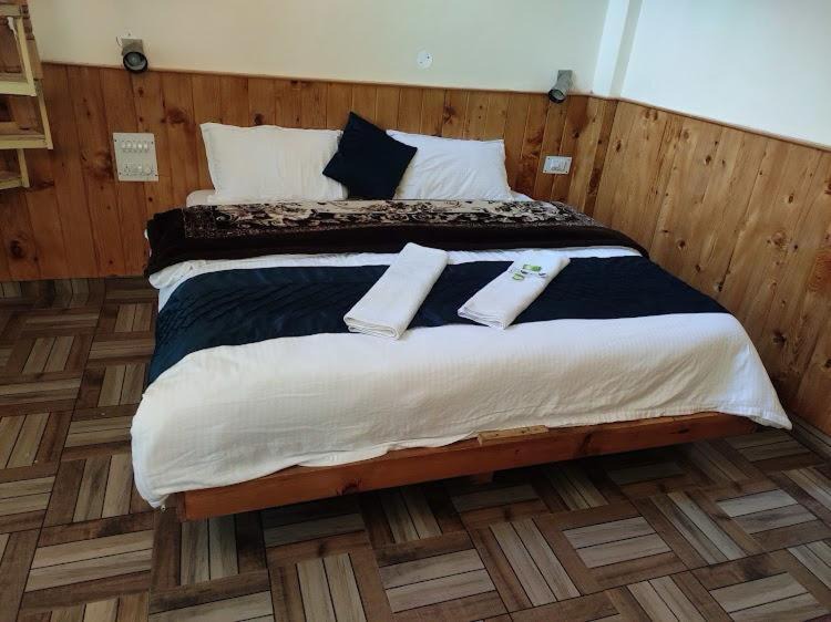 Photo of Bedroom in Jibhi