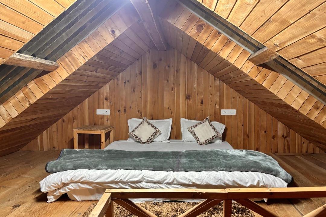 Photo of Bedroom in Jibhi