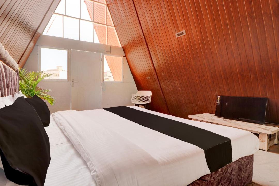 Photo of Bedroom in Tapovan