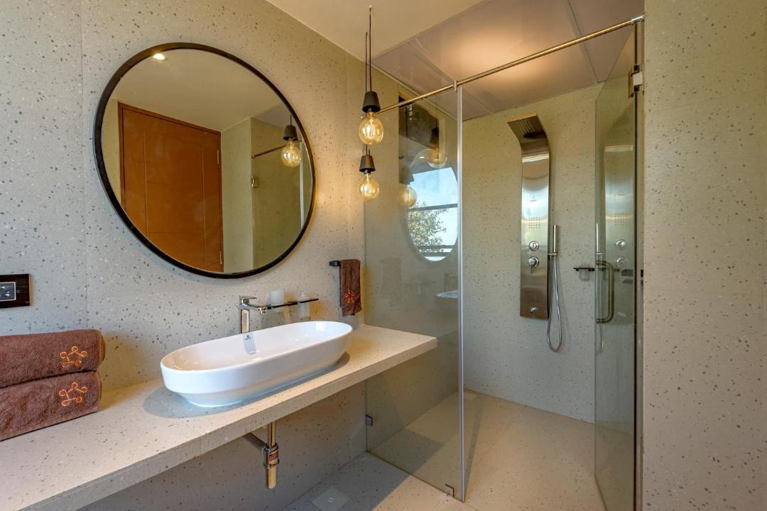 Photo of Bathroom in Atvan