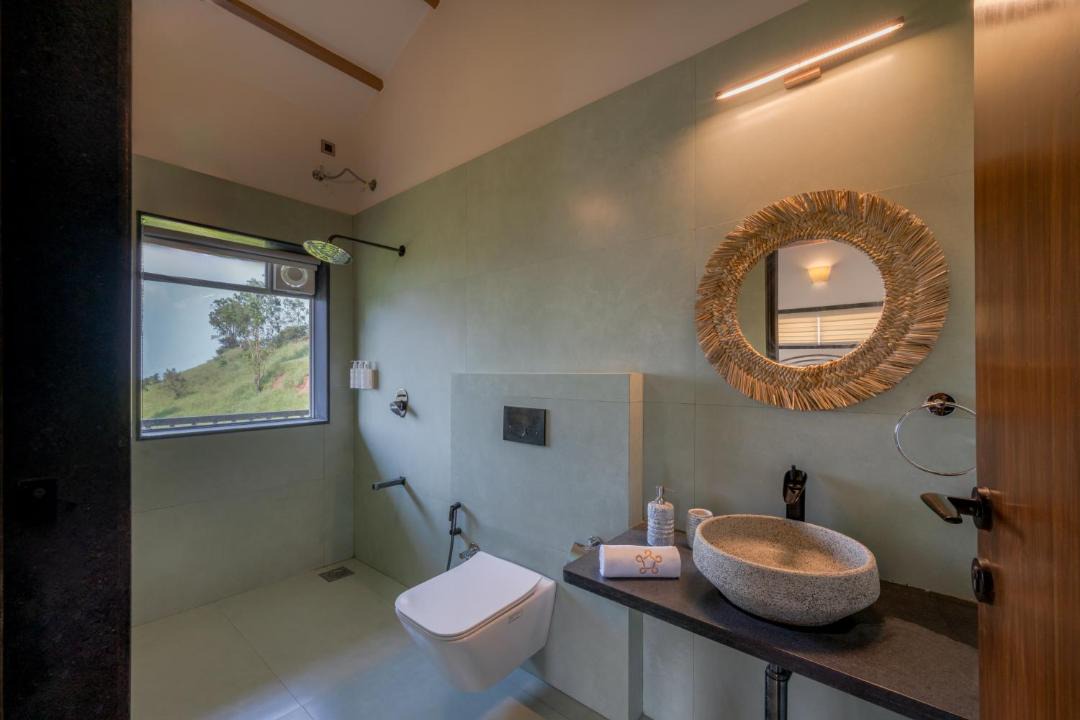 Photo of Bathroom in Mahabaleshwar