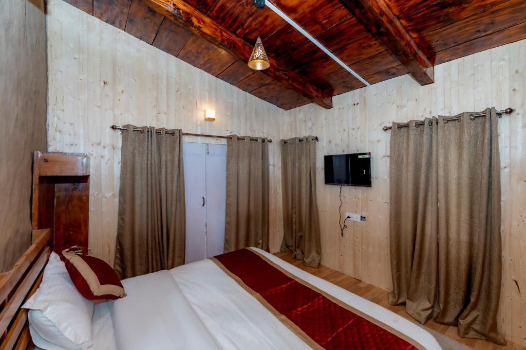 Photo of Bedroom in Khajjiar