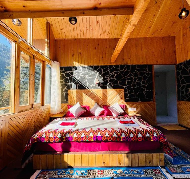 Photo of Bedroom in Jibhi