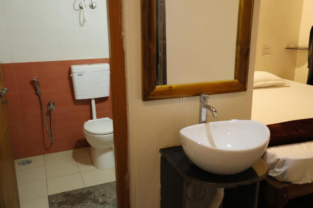 Photo of Bathroom in Hireguthi