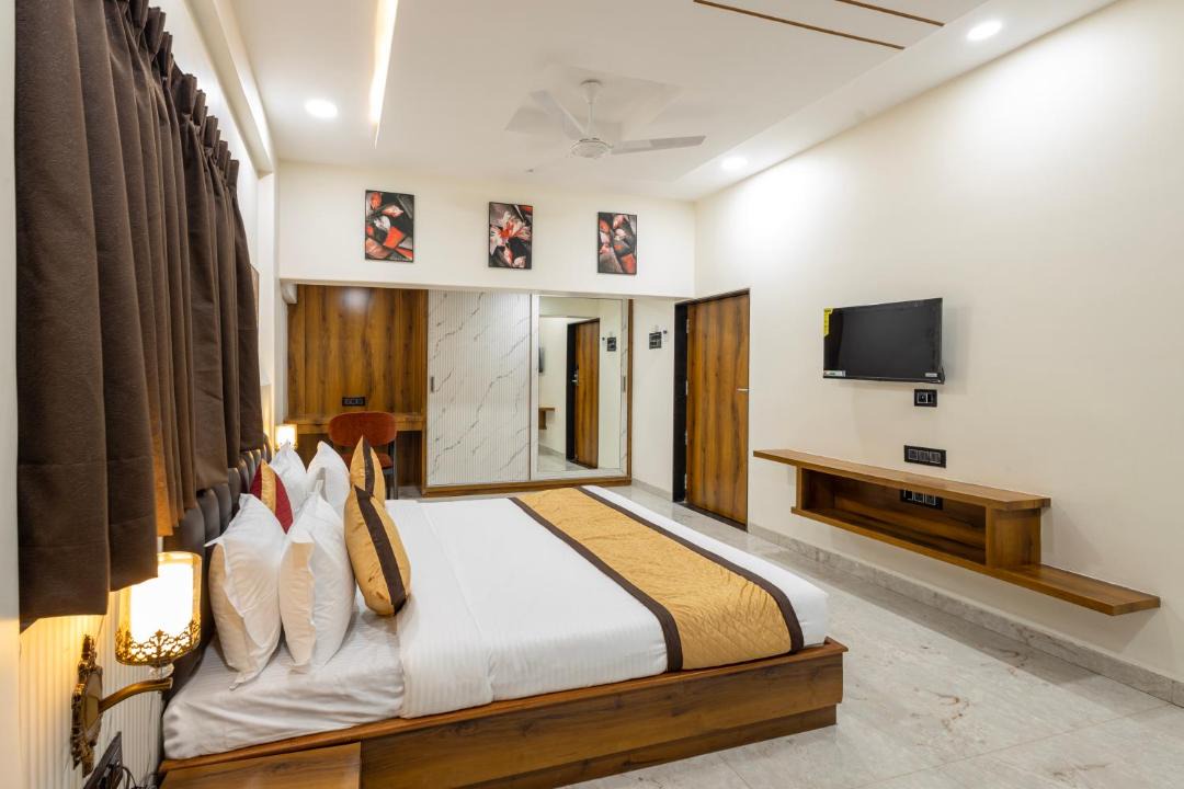 Photo of Bedroom in Daulatabad