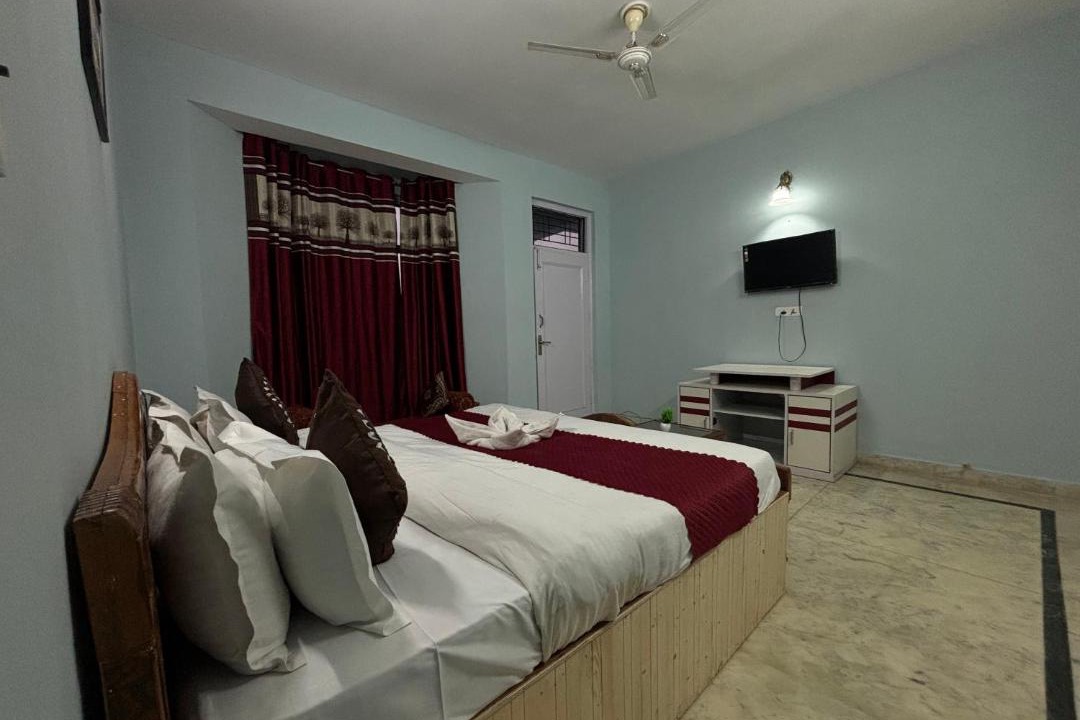 Photo of Bedroom in Dharampur