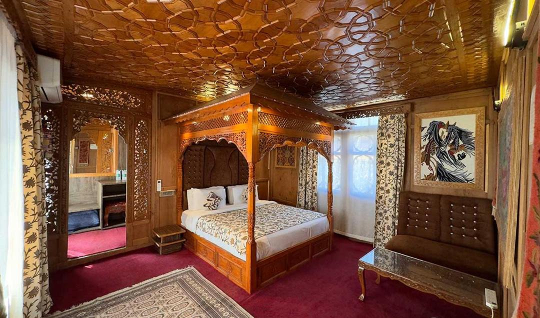 Photo of Bedroom in Nagin Bagh