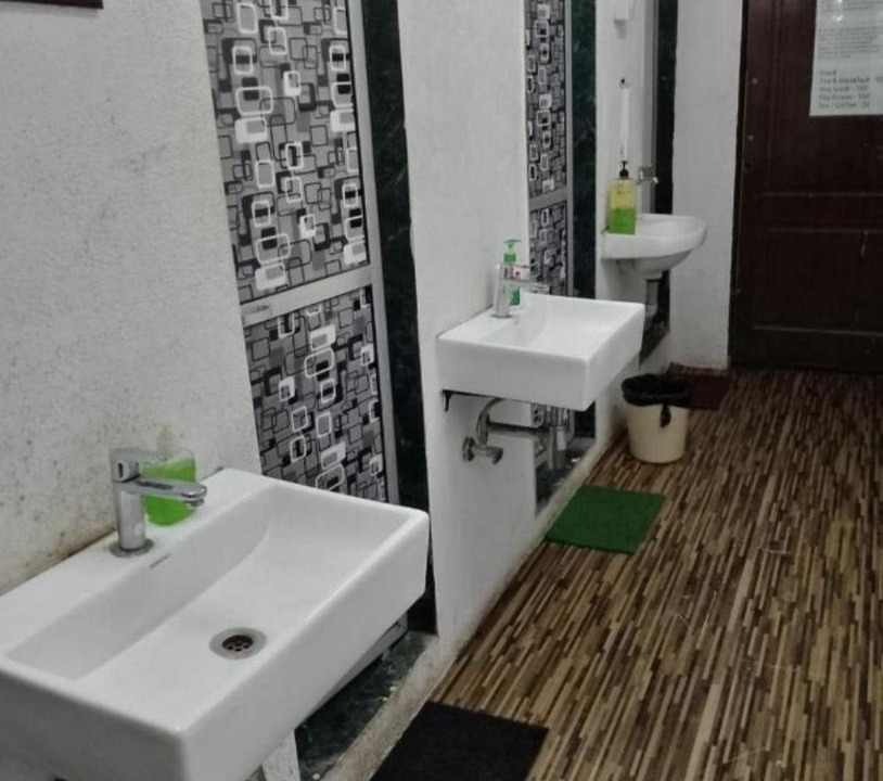 Photo of Bathroom in Santacruz West
