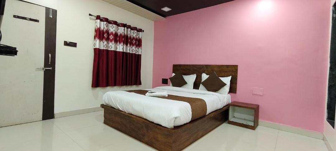 Photo of Bedroom in Mahabaleshwar