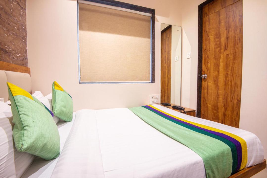 Photo of Bedroom in Prabhadevi
