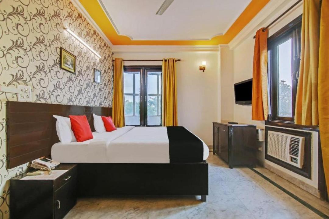 Photo of Bedroom in DLF Phase 3