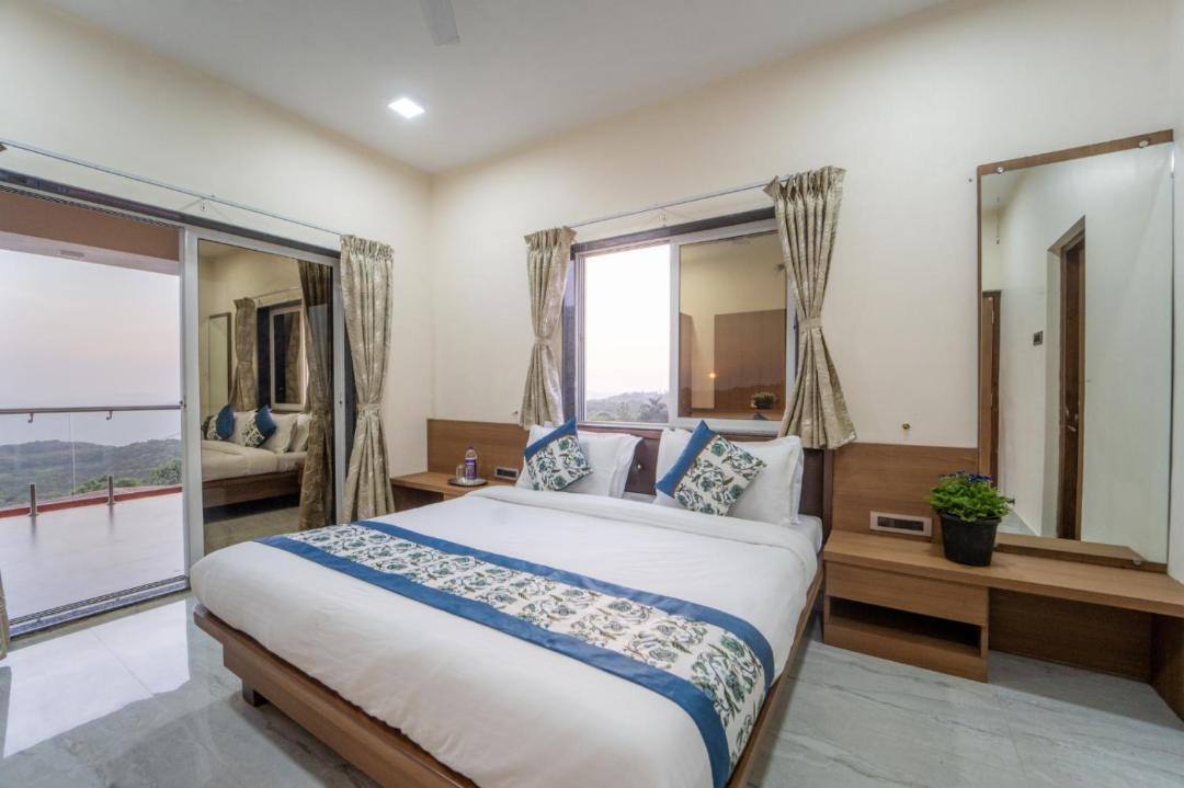 Photo of Bedroom in Mahabaleshwar