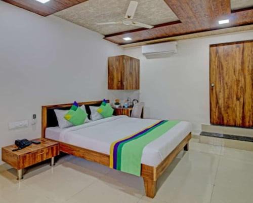 Photo of Bedroom in Satara