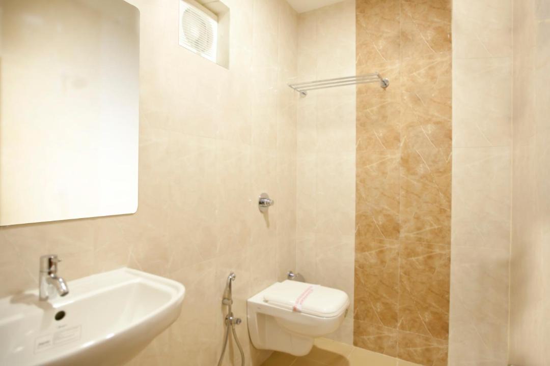Photo of Bathroom in HBR Layout
