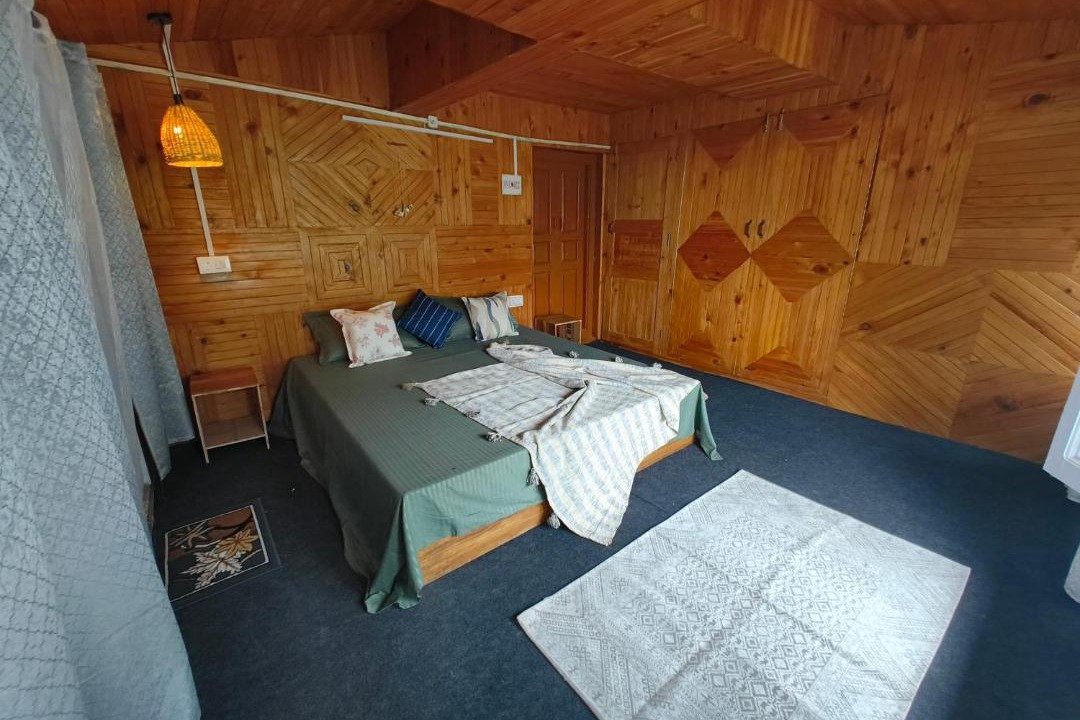 Photo of Bedroom in Jibhi