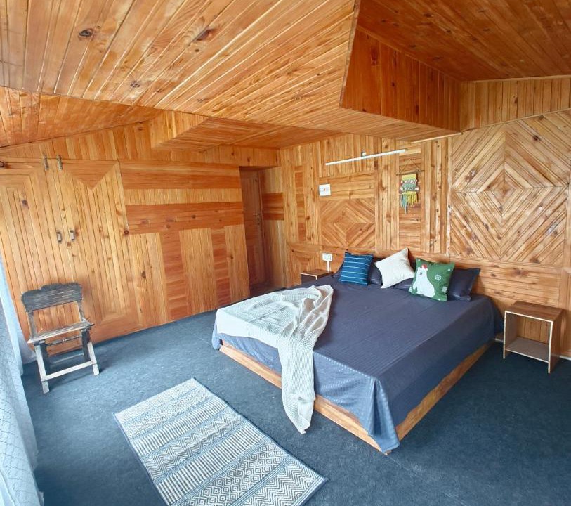 Photo of Bedroom in Jibhi