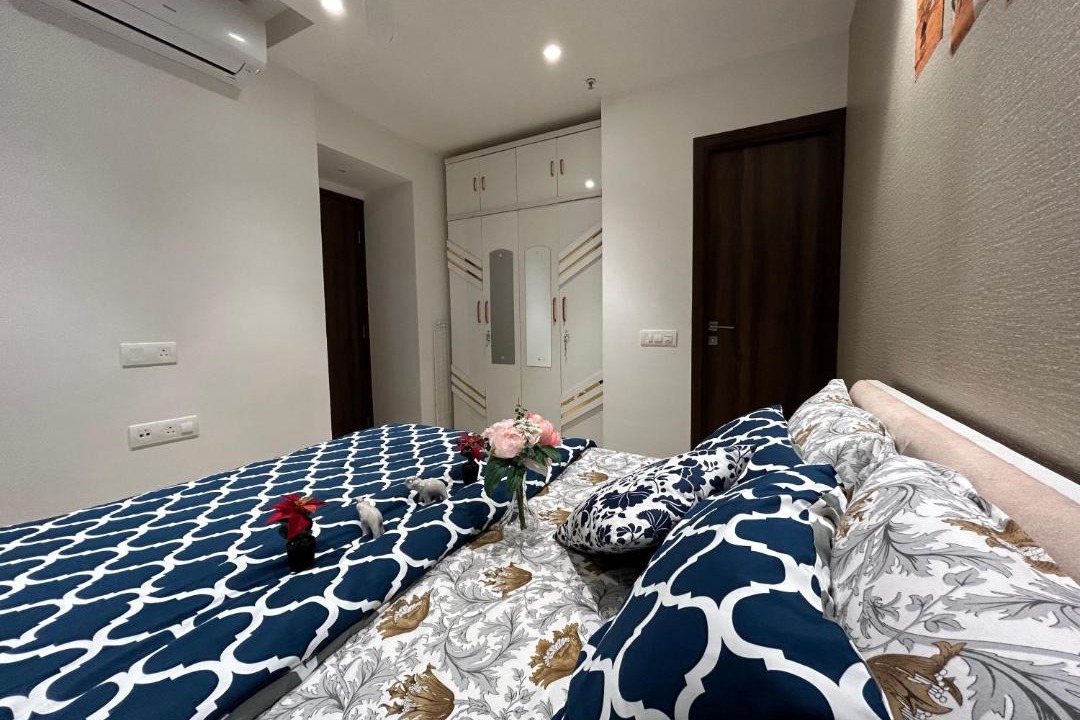 Photo of Bedroom in Hiranandani Gardens