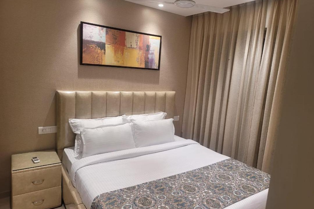 Photo of Bedroom in Hiranandani Gardens