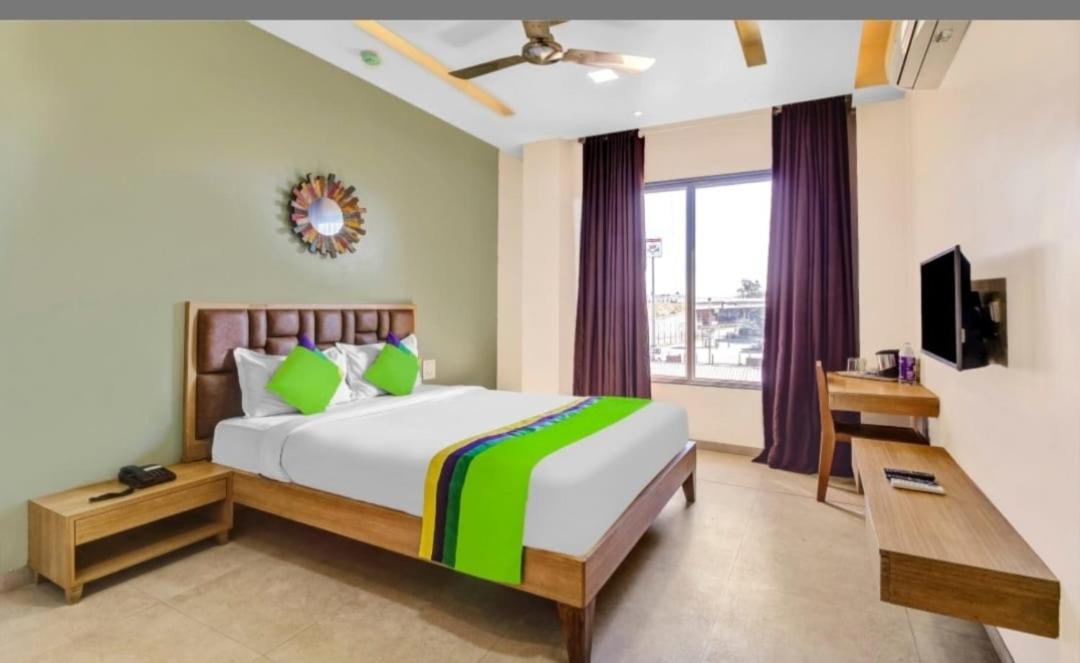 Photo of Bedroom in Satara