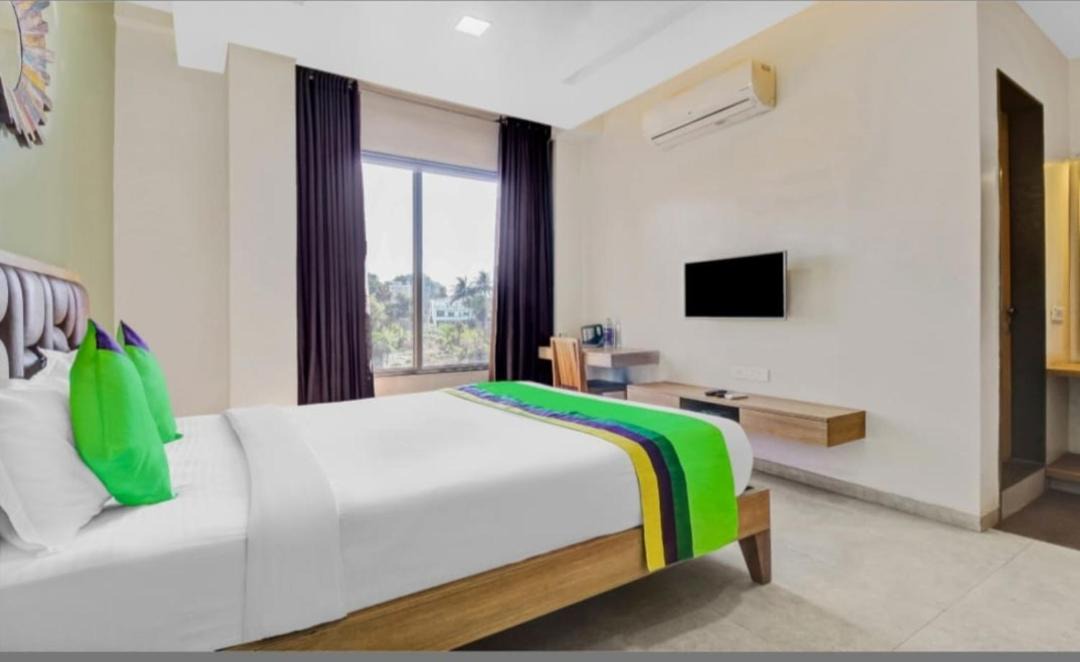 Photo of Bedroom in Satara